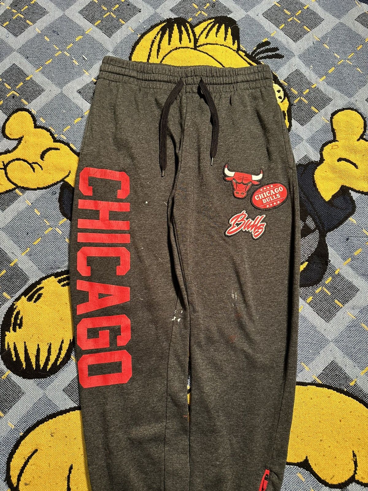 NBA Vintage Chicago Bulls Sweatpants Size US 30 / EU 46 - 2 Thumbnail