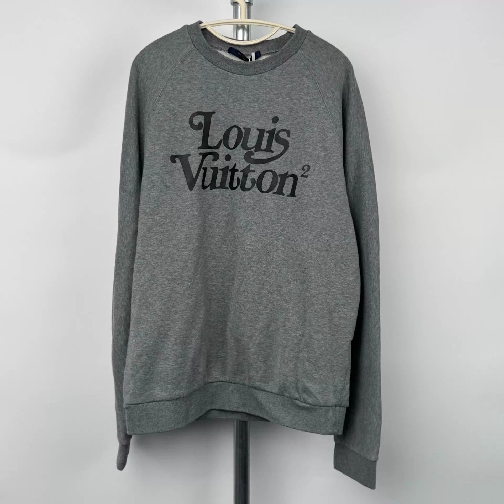 Louis Vuitton LV Gray Cotton Long-Sleeve Sweatshirt M Size US M / EU 48-50 / 2 - 1 Thumbnail