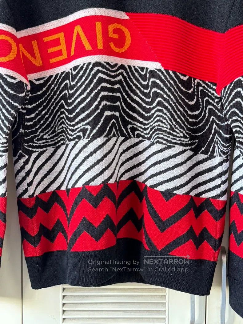 Givenchy Givenchy Patchwork Sweater - Size S - Red, Black, and Gray Size US S / EU 44-46 / 1 - 3 Thumbnail