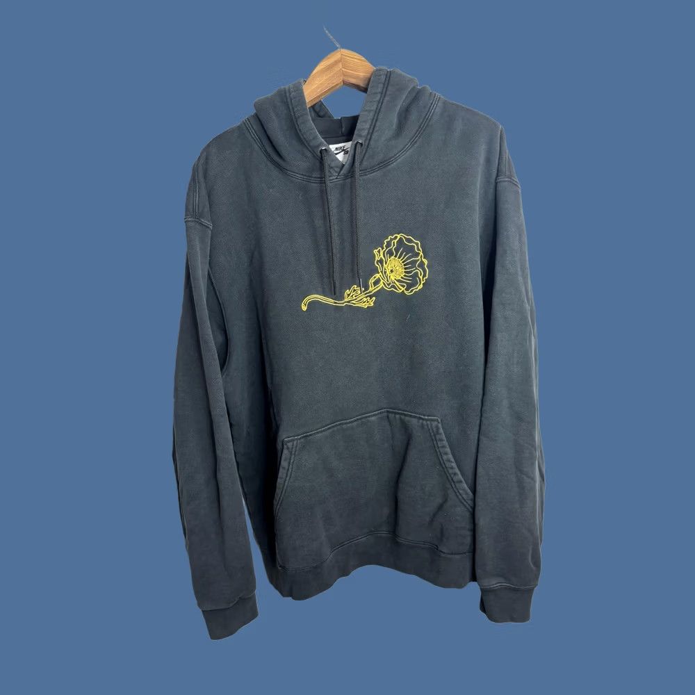 Nike Nike SB Hoodie Mens XL Black Yellow Flower Graphic Skate Sweatshirt Pullover Size US XL / EU 56 / 4 - 1 Thumbnail