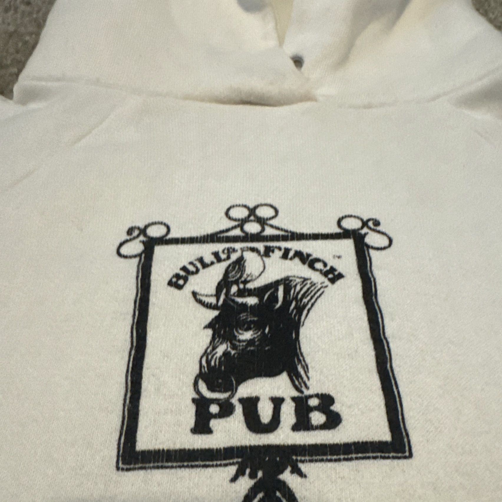 Vintage VINTAGE 80s Bull & Finch Pub CHEERS Bar Boston Promo Hoodie Sweatshirt White M Mens Unbranded Unisex Adults Pullover Size US M / EU 48-50 / 2 - 3 Thumbnail