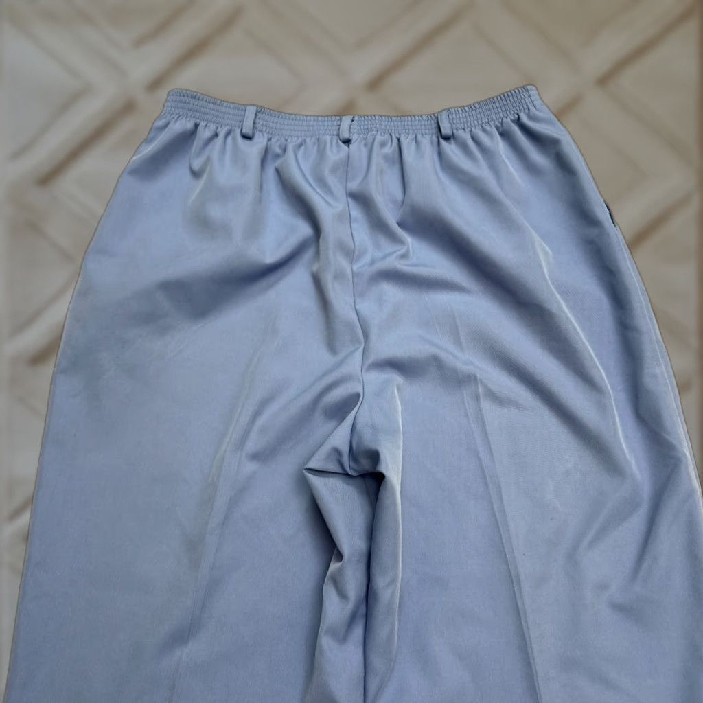 Vintage Alfred Dunner Classic Fit Cropped Pants Womens 14 Blue 30x24 Card Secured Pull On, Infinity? Size 30" / US 8 / IT 44 - 1 Thumbnail