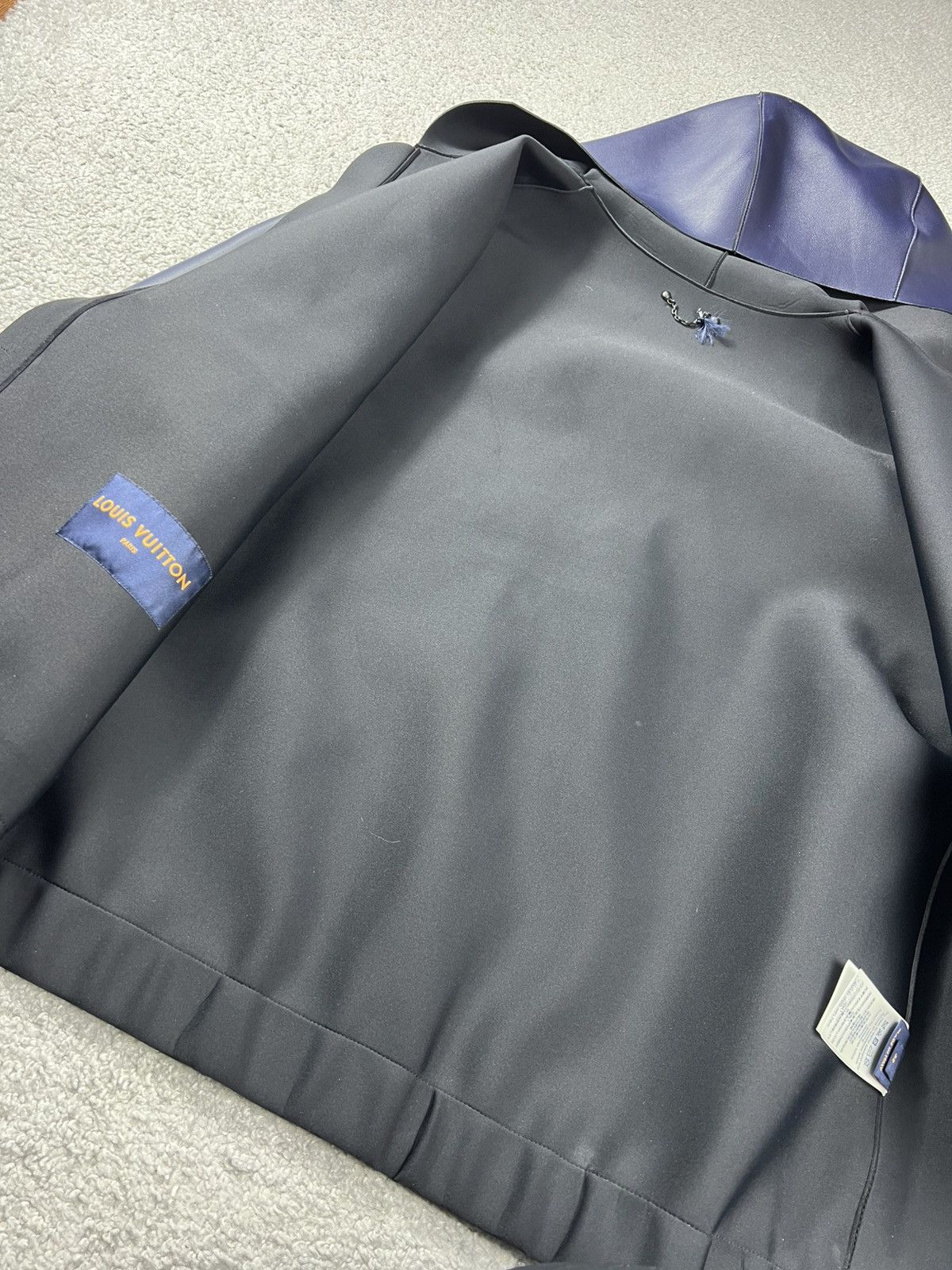Louis Vuitton Louis Vuitton Leather Dark Blue Hooded Zip Up Jacket Size L Size US L / EU 52-54 / 3 - 18 Thumbnail