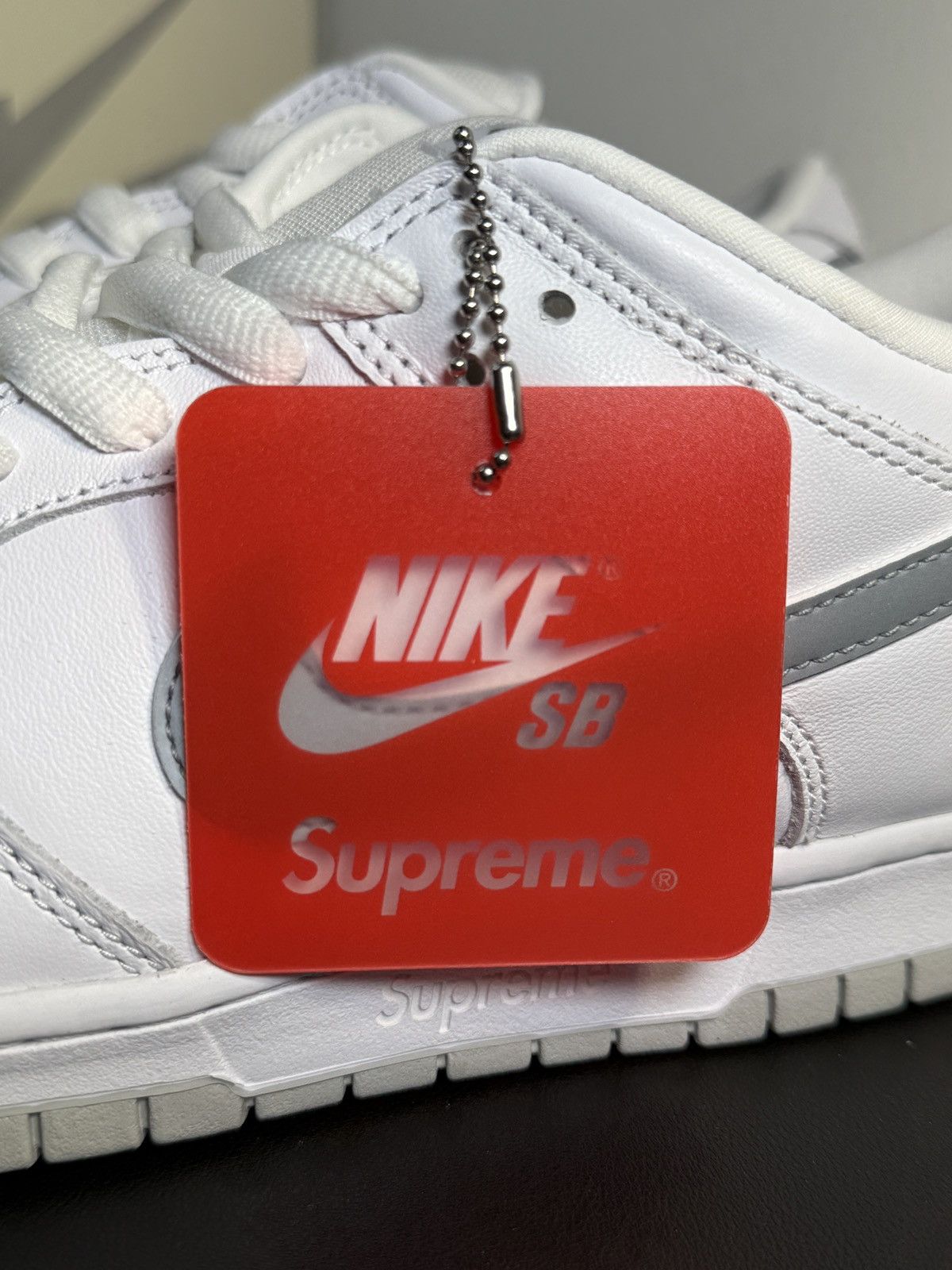 Nike × Supreme Brand New Nike SB Supreme Low Top Dunks White Size US 11 / EU 44 - 21 Thumbnail