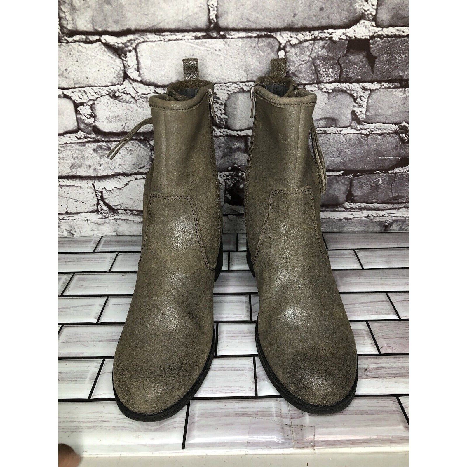 Clarks Clarks Metallic Leather Taupe Nevella Devon Zip Ankle Boots Size US 7.5 / IT 37.5 - 19 Thumbnail
