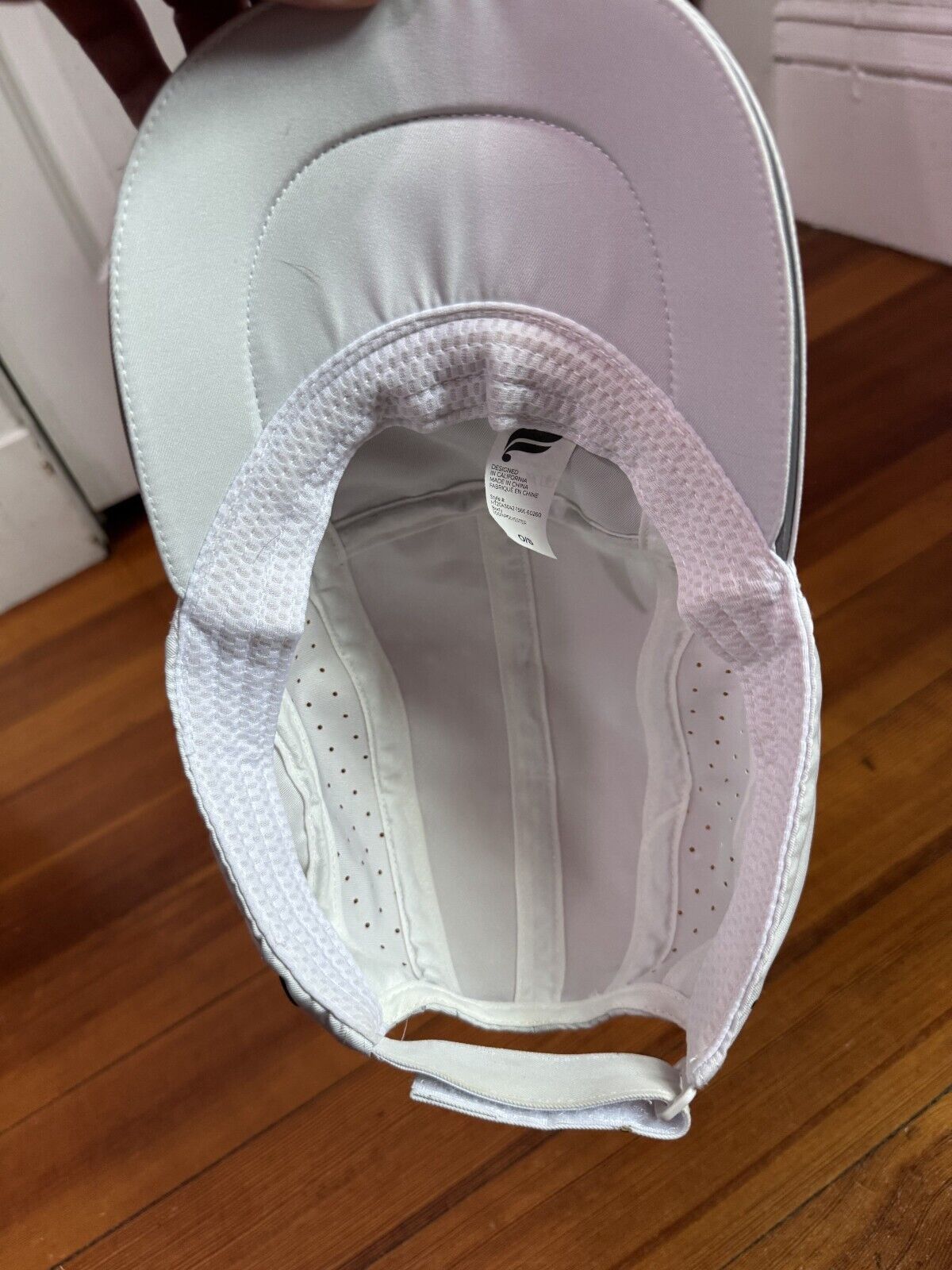 Fabletics Fabletics Active Hat Strap Back Panel Soft Grey White Cap Size ONE SIZE - 6 Thumbnail