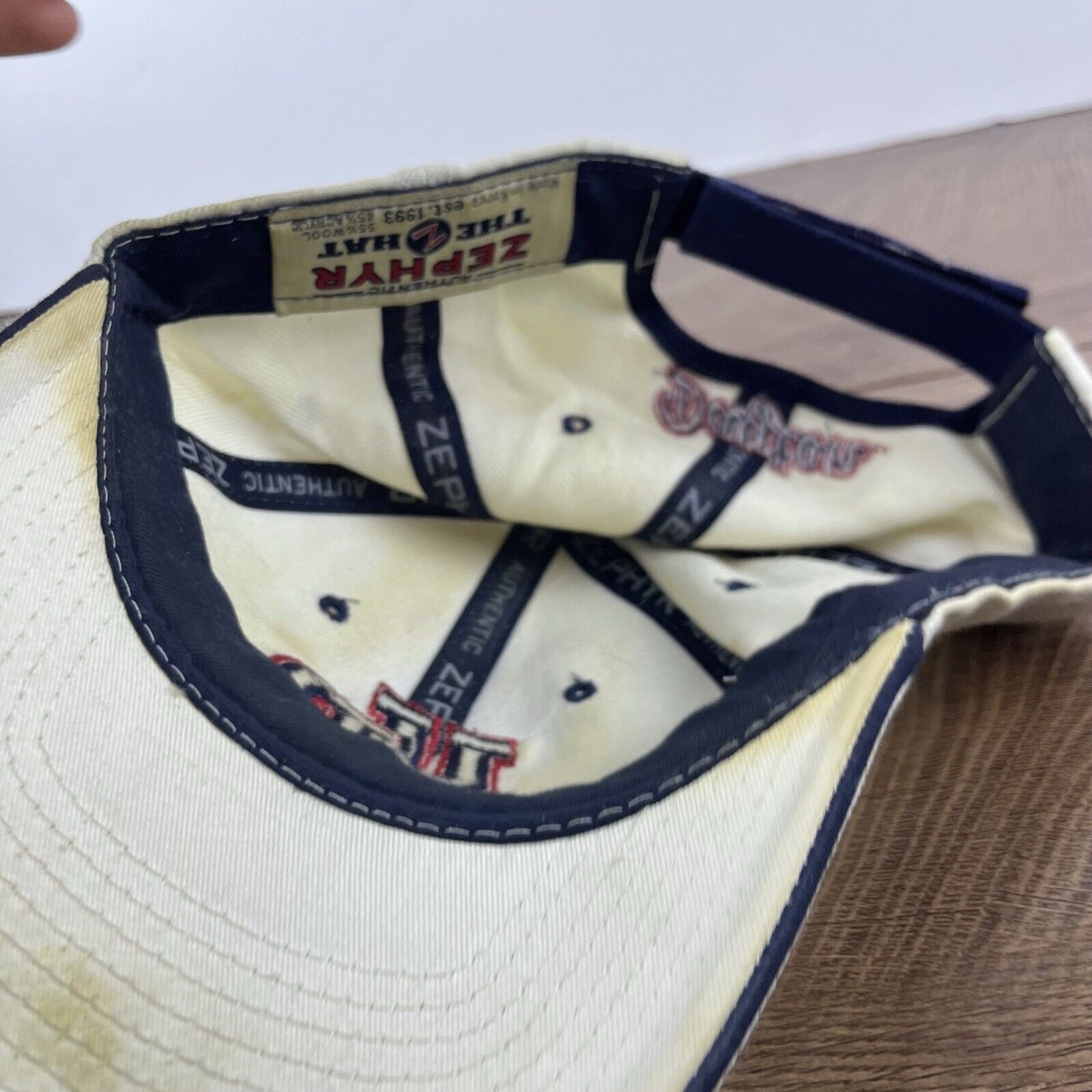 Other Dayton Flyers Hat White Cap UD Flyers Hat Adjustable Hat Whi Size ONE SIZE - 13 Thumbnail