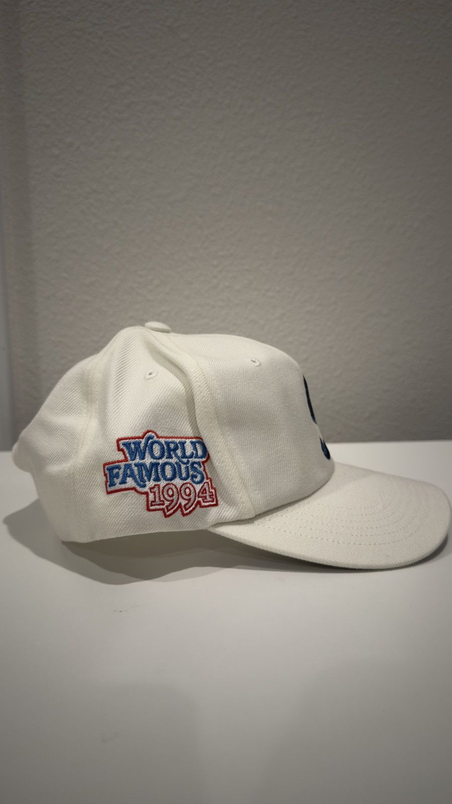 Supreme Supreme World Famous S Logo 6-Panel White Snapback OS Size ONE SIZE - 4 Thumbnail