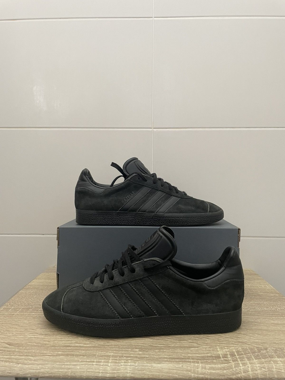 Adidas Adidas Gazelle Black Charcoal Size US 8 / EU 41 - 2 Thumbnail