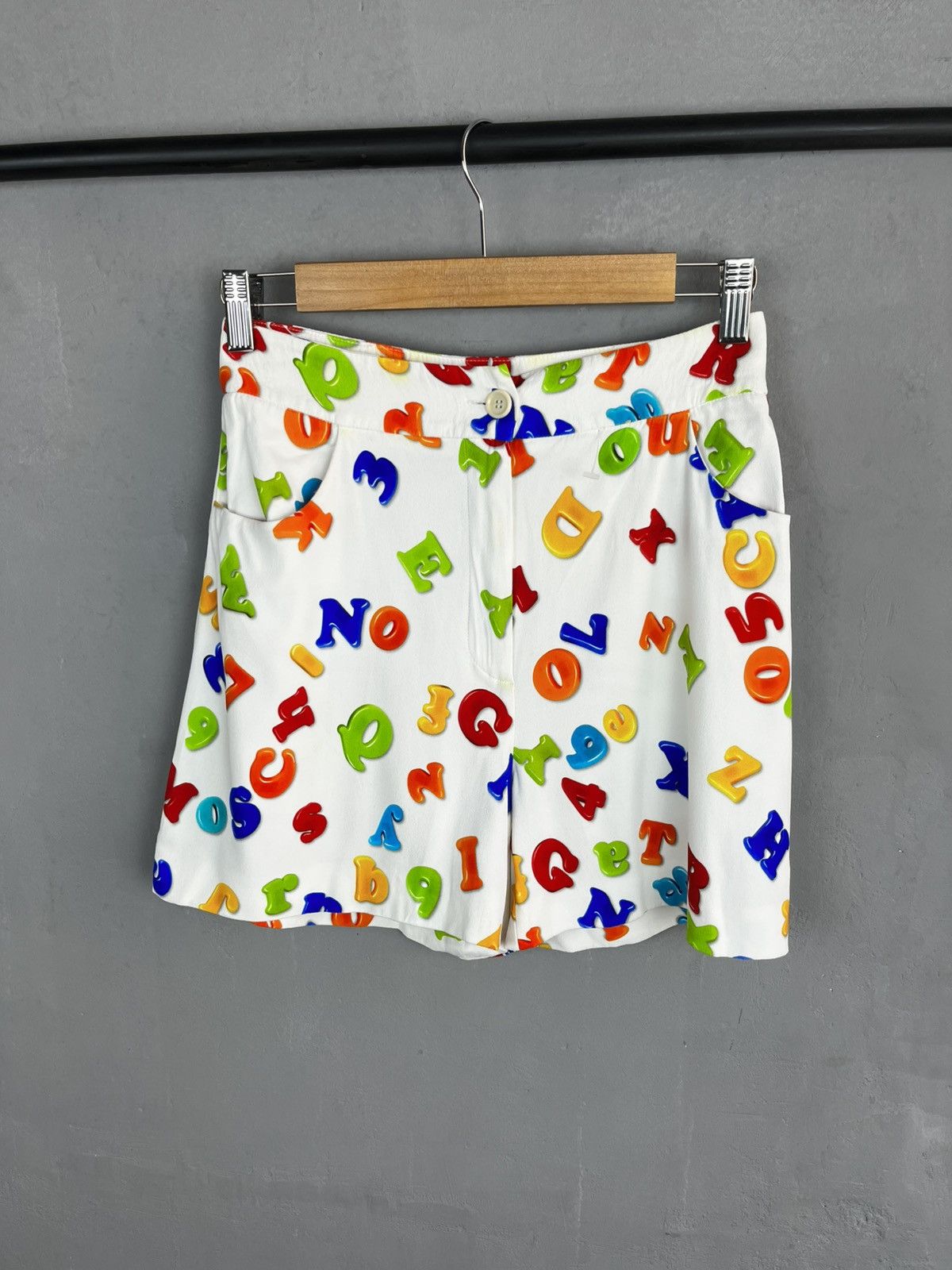 Moschino Moschino shorts Size 27" / US 4 / IT 40 - 3 Thumbnail