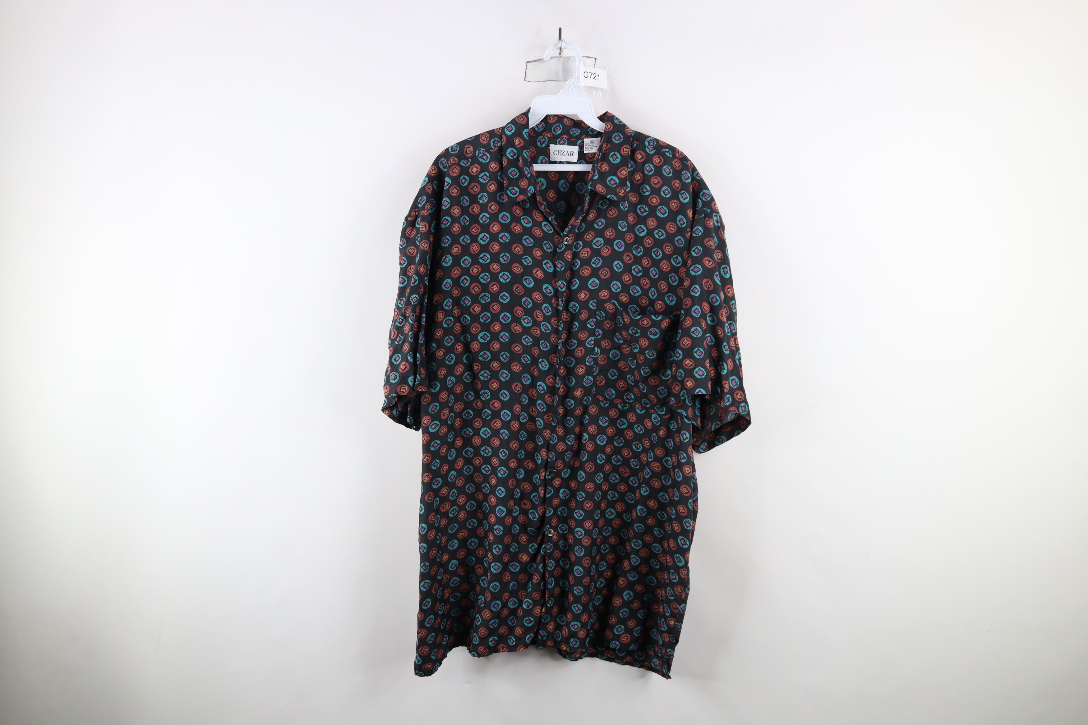 Vintage Vintage 90s Streetwear Geometric Silk Collared Button Shirt Size US XL / EU 56 / 4 - 1 Thumbnail