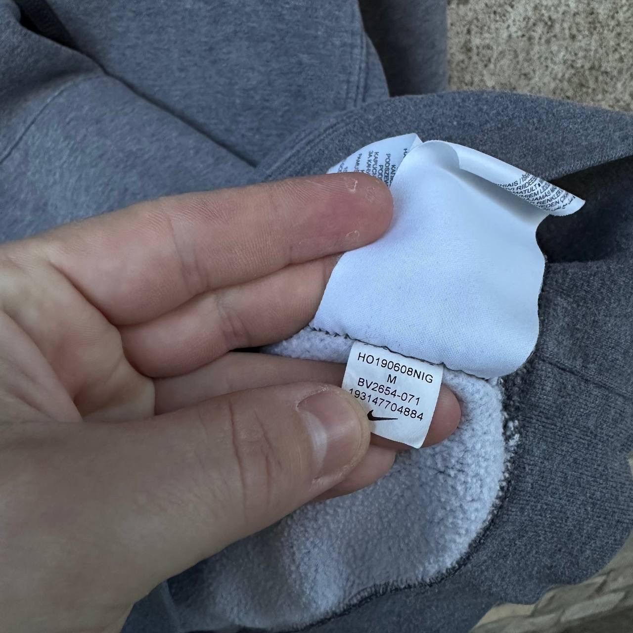 Nike Vintage Nike Hoodie Small Logo Size M Y2K 00s Trashed SK8 Size US M / EU 48-50 / 2 - 4 Thumbnail