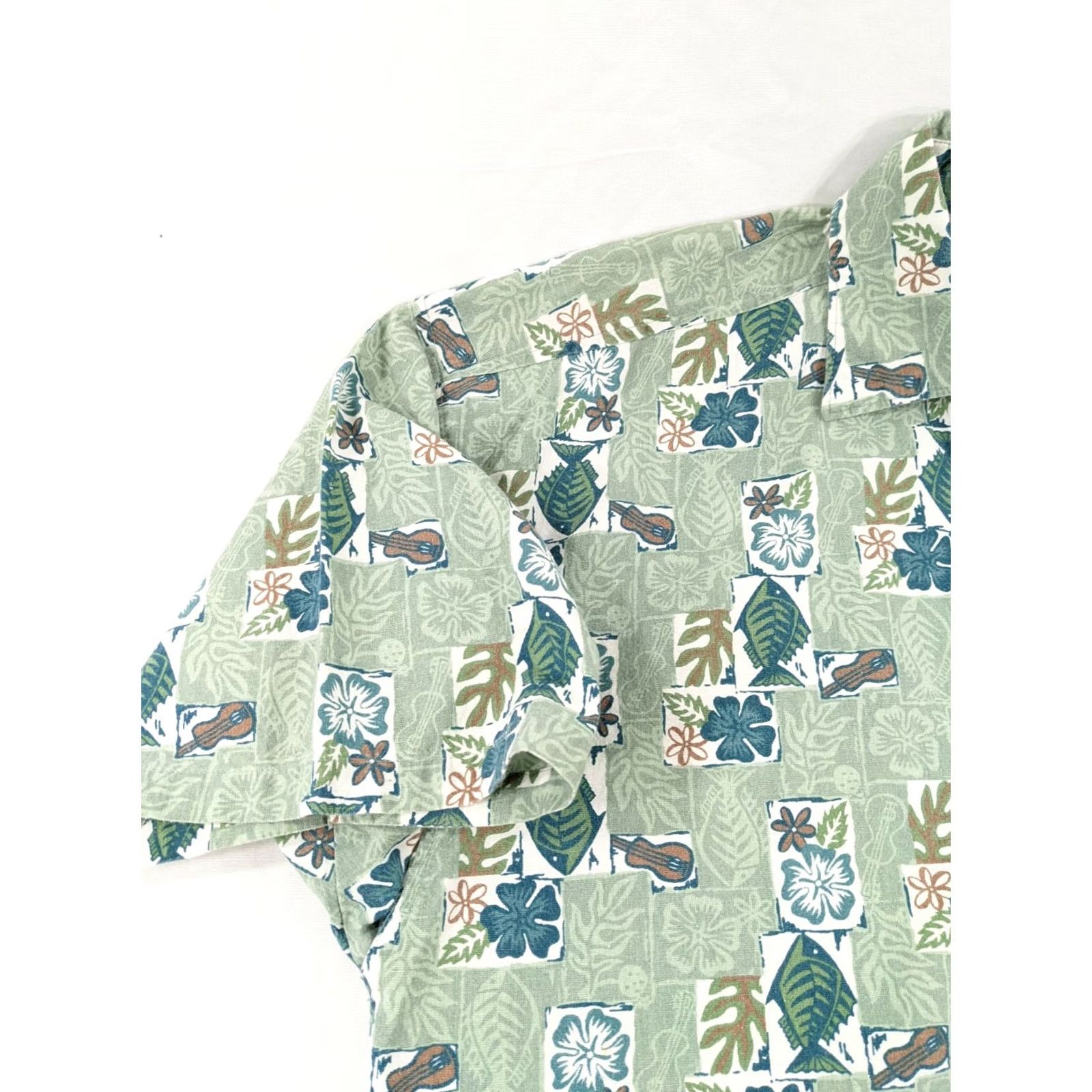 Vintage VINTAGE Maxx FM Hawaiian Shirt Men's Size Large Short Sleeve Button Up Tropical Gray Floral Pattern Casual Button-Up Shirts Mens Size US L / EU 52-54 / 3 - 3 Thumbnail