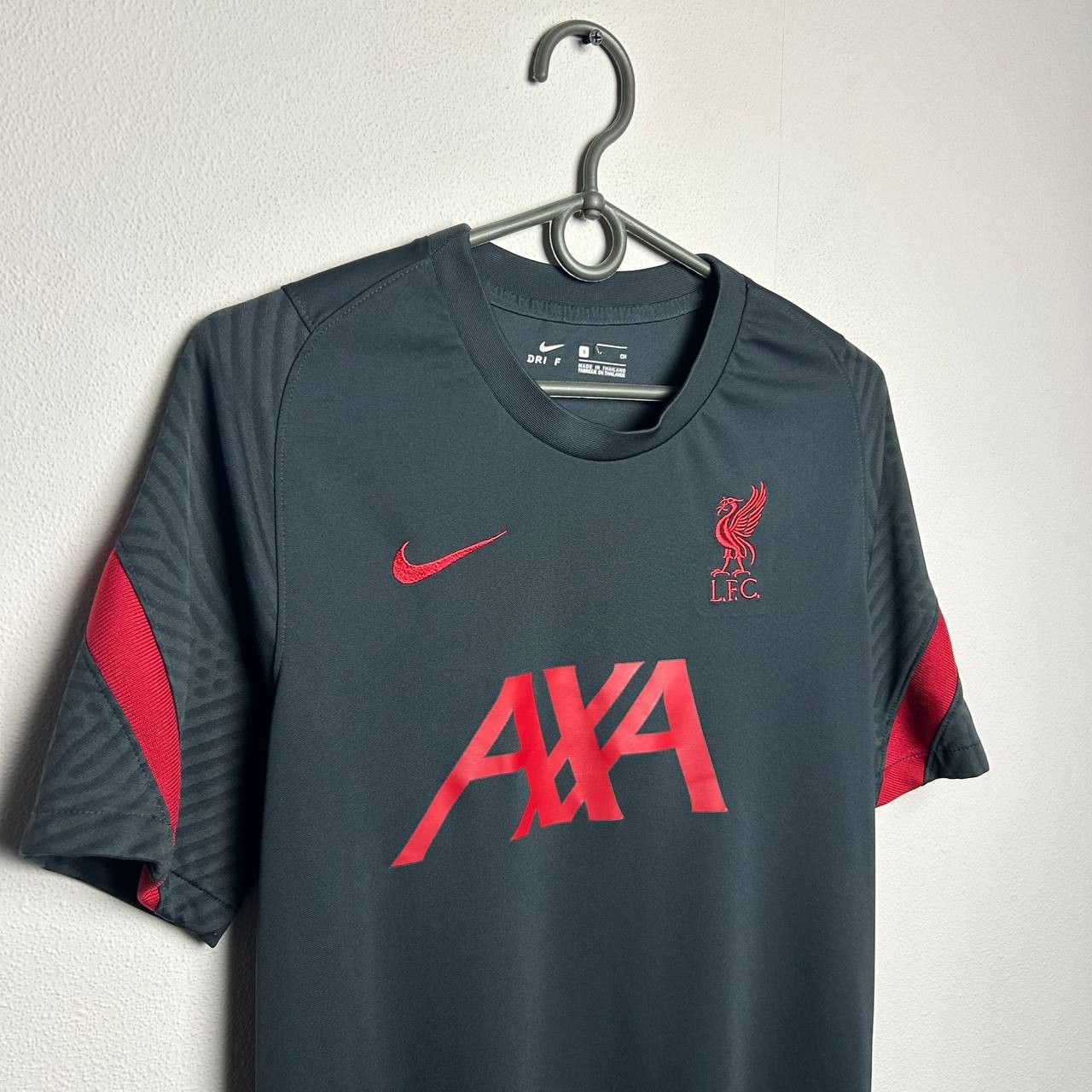 Nike Mens Nike FC Liverpool Home training soccer jersey Size US S / EU 44-46 / 1 - 2 Thumbnail