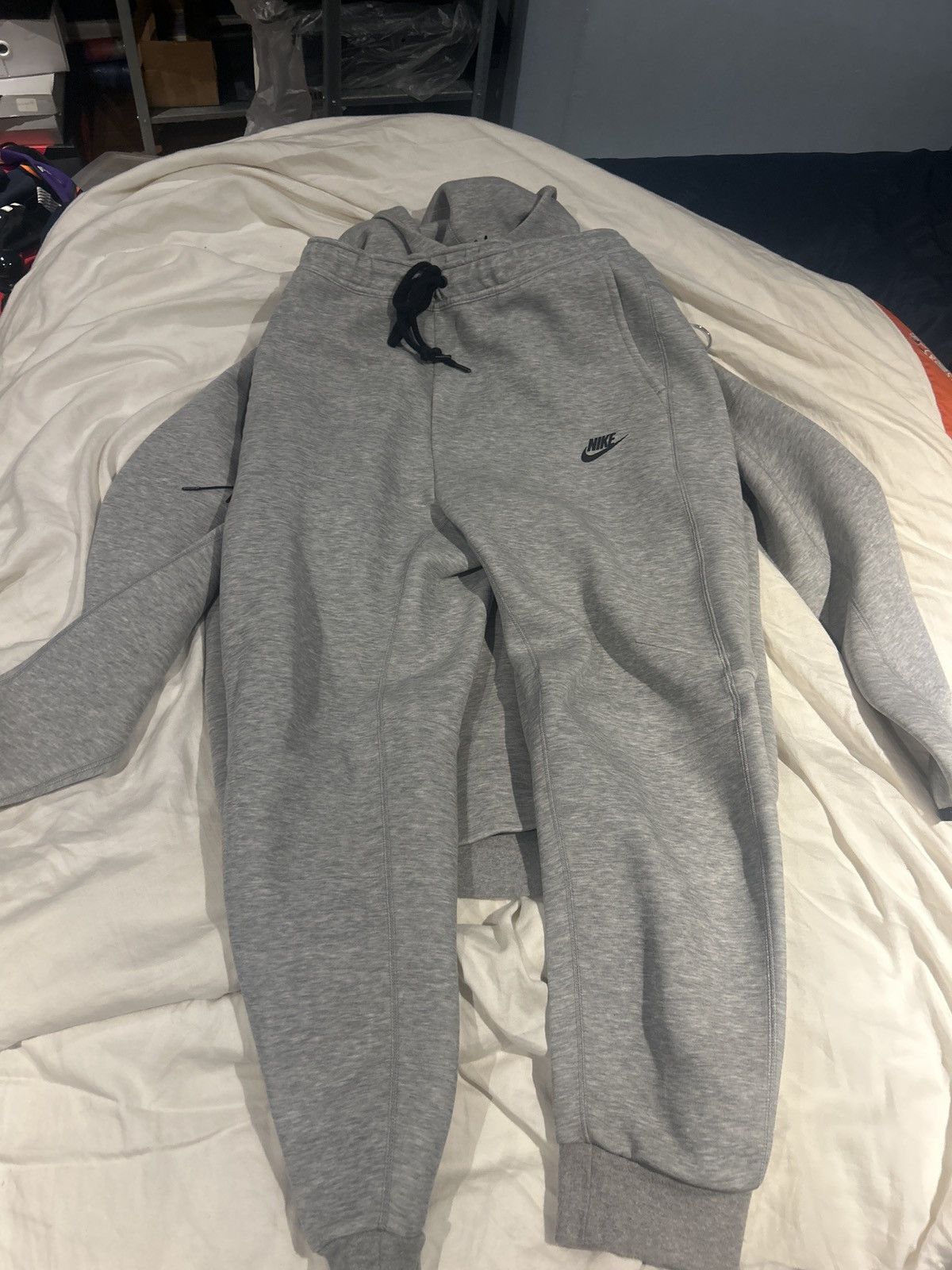 Nike Mens Nike Tech Fleece Grey/Black Set Hoodie + Joggers sz L Size US L / EU 52-54 / 3 - 2 Thumbnail
