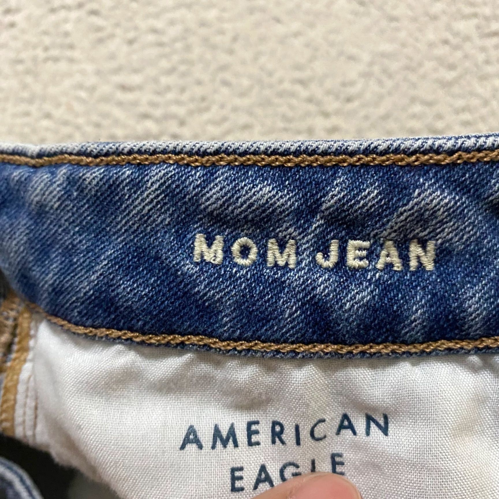 American Eagle Outfitters American Eagle Outfitters Mom Jeans Womens 8P Blue Denim Medium Wash Distressed Regular 5-Pocket Jeans Womens 90s Grunge Retro Size 30" / US 8 / IT 44 - 4 Thumbnail