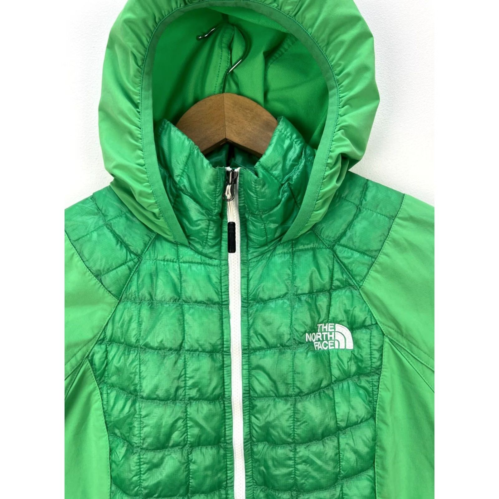 The North Face The North Face Thermoball Jacket Womens Quilted Hooded Nylon Green S Autumn, Casual, Travel, Regular Fit, Size S, Green, The North Face Size S / US 4 / IT 40 - 3 Thumbnail