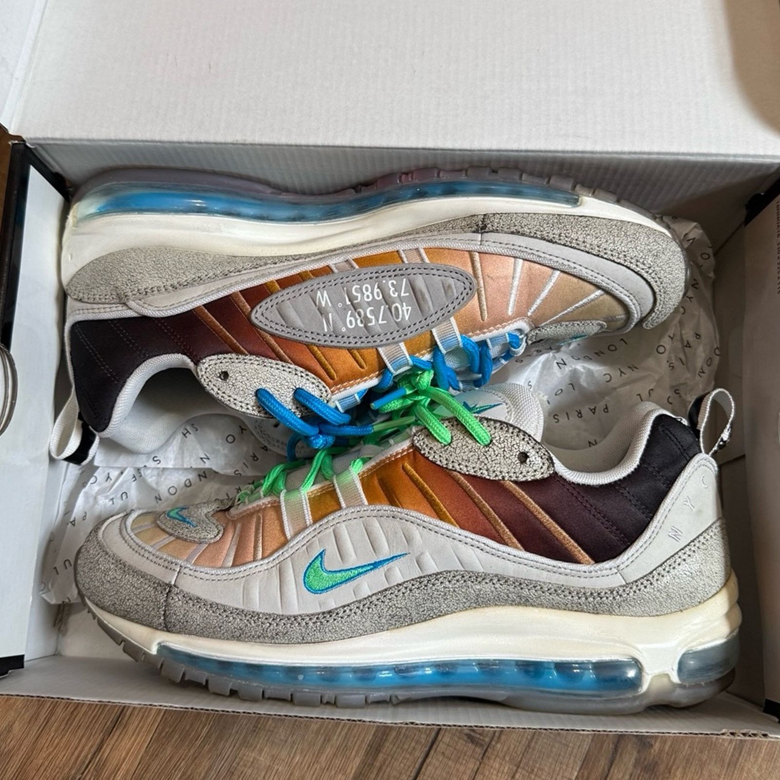 Nike 2019 Nike Air Max 98 On Air NYC La Mezcla Size US 9.5 / EU 42-43 - 2 Thumbnail