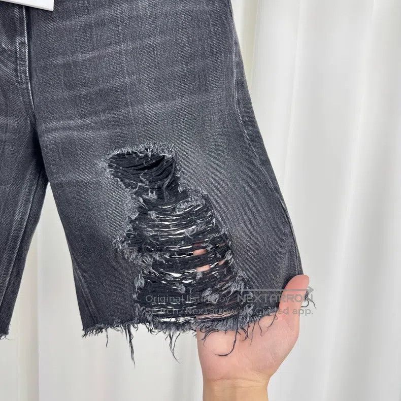Givenchy Givenchy Washed destroyed ripped denim shorts Size US 36 / EU 52 - 4 Thumbnail