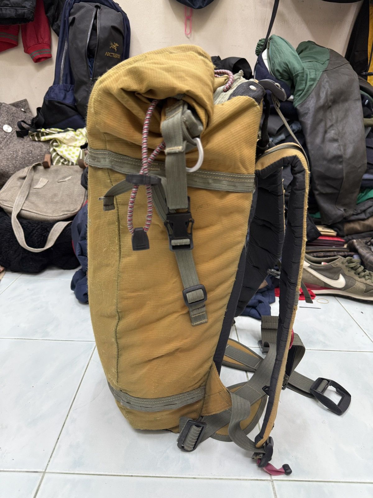 Klattermusen 🔥🔥🔥ARCHIVE KLATTERMUSEN RATATOSK 30 BAGPACK Size ONE SIZE - 3 Thumbnail