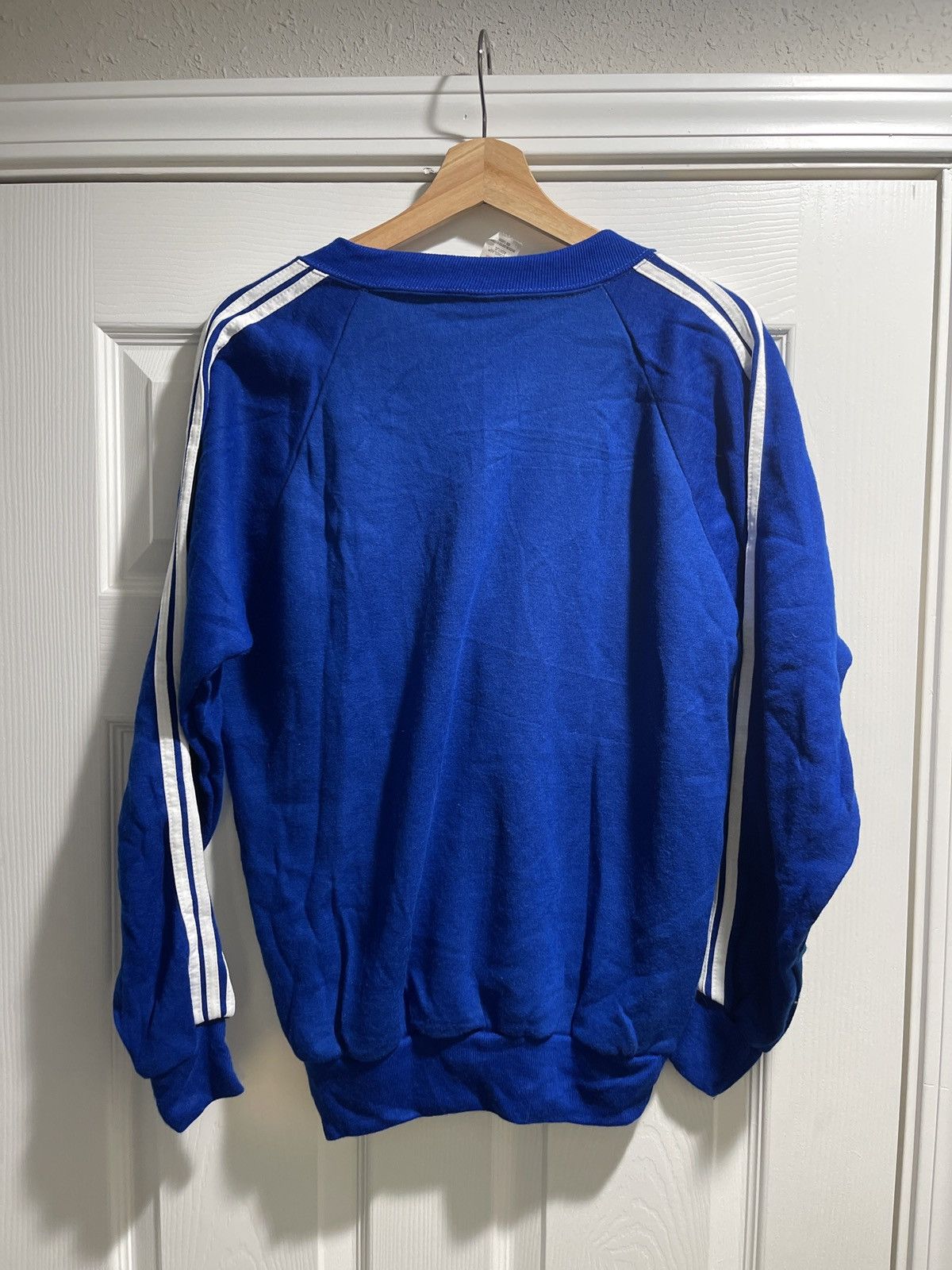 Adidas Vintage Bootleg Adidas V-Neck Sweatshirt Size M / US 6-8 / IT 42-44 - 4 Thumbnail