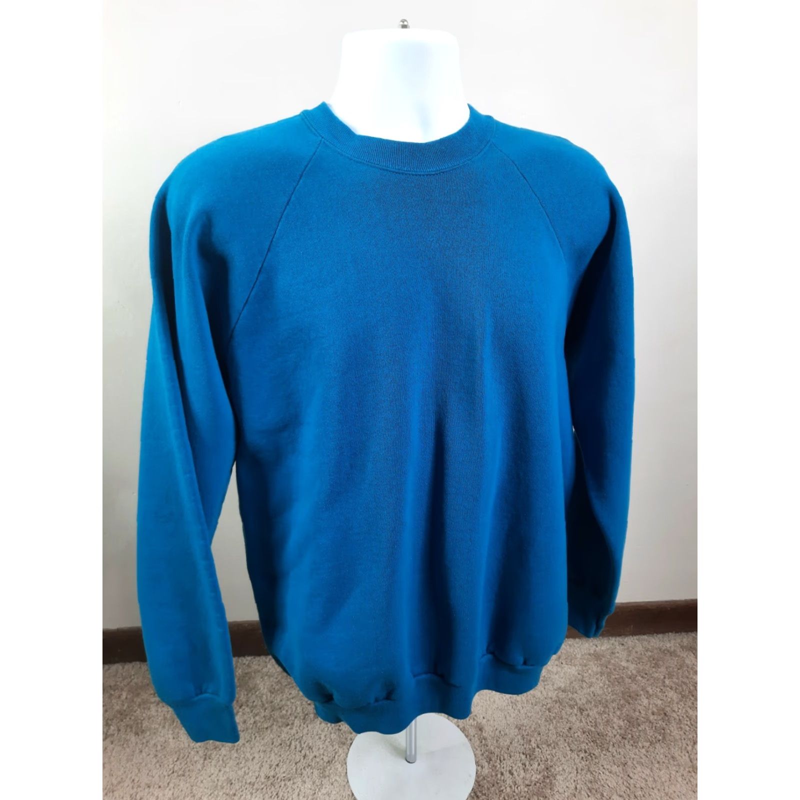 Fruit Of The Loom VINTAGE 90s Blue Raglan Sweatshirt 50/50 Large 1990s Cotton Polyester Fruit of the Loom Crew Neck Unisex Adults Sweatshirt Size US L / EU 52-54 / 3 - 4 Thumbnail