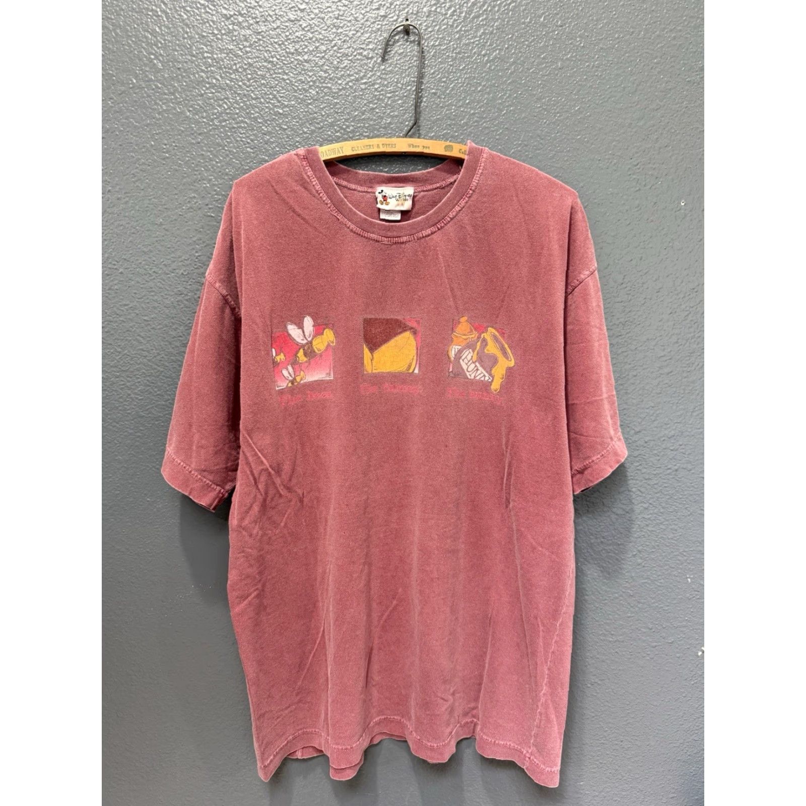 Disney VINTAGE Walt Disney Winnie The Pooh Tee Shirt L Red 90s Mens Shirt Size US L / EU 52-54 / 3 - 3 Thumbnail