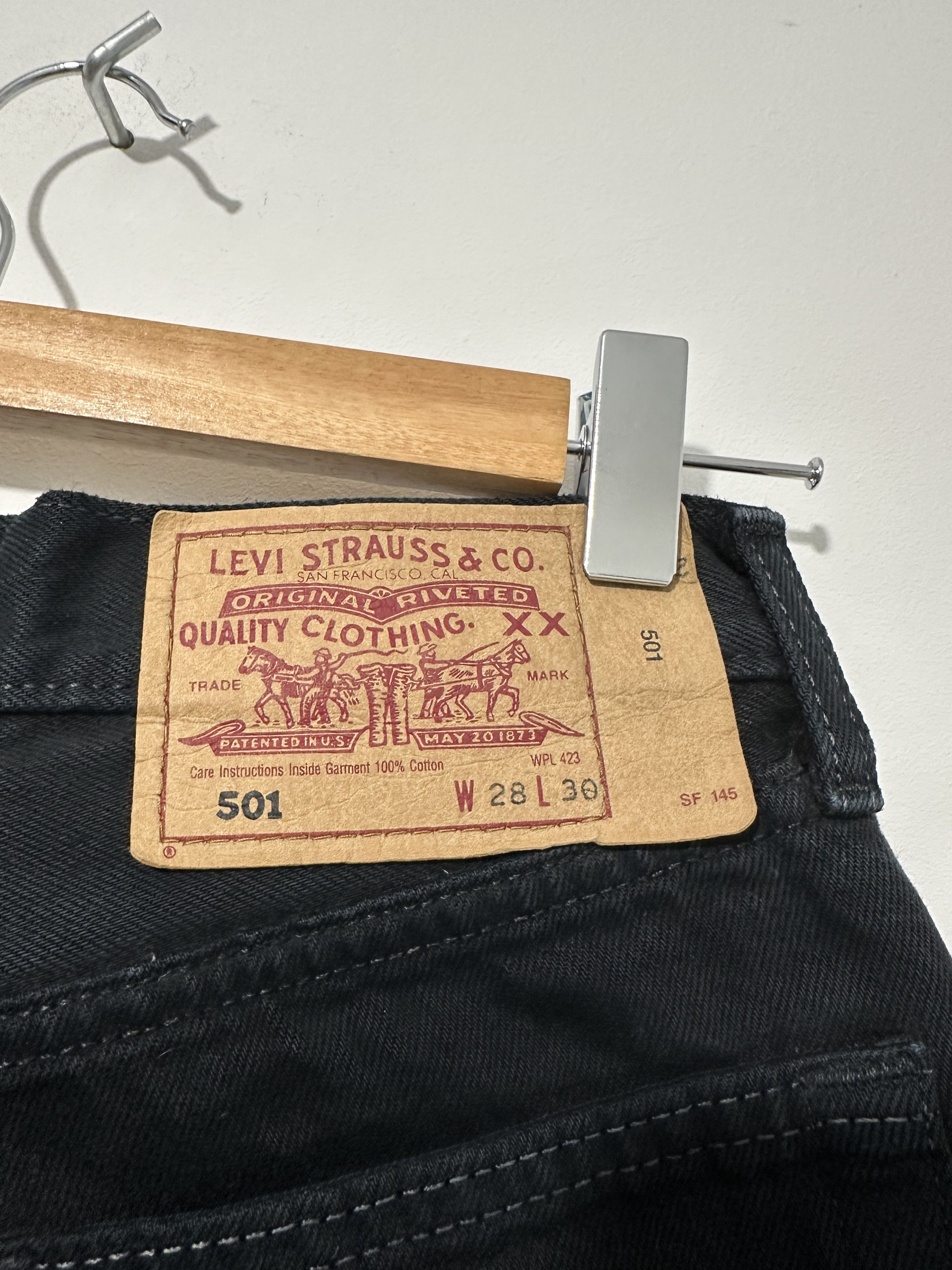 Levi's × Vintage Vintage 90's Made in UK Black Denim Levi's Shorts W28 Size 28" / US 6 / IT 42 - 3 Thumbnail
