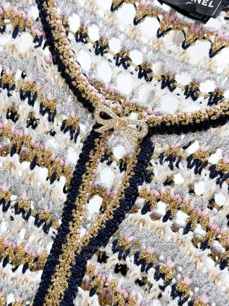 Chanel Chanel Gold-plated fine glitter bow button long-sleeved kn Size S / US 4 / IT 40 - 6 Thumbnail