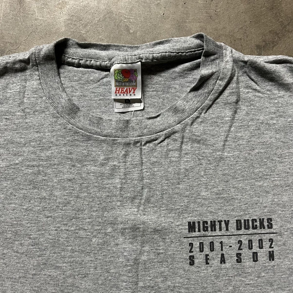 NHL × Vintage Vintage 2001-02 NHL Mighty Ducks Hockey Graphic T-Shirt Size US XL / EU 56 / 4 - 6 Thumbnail