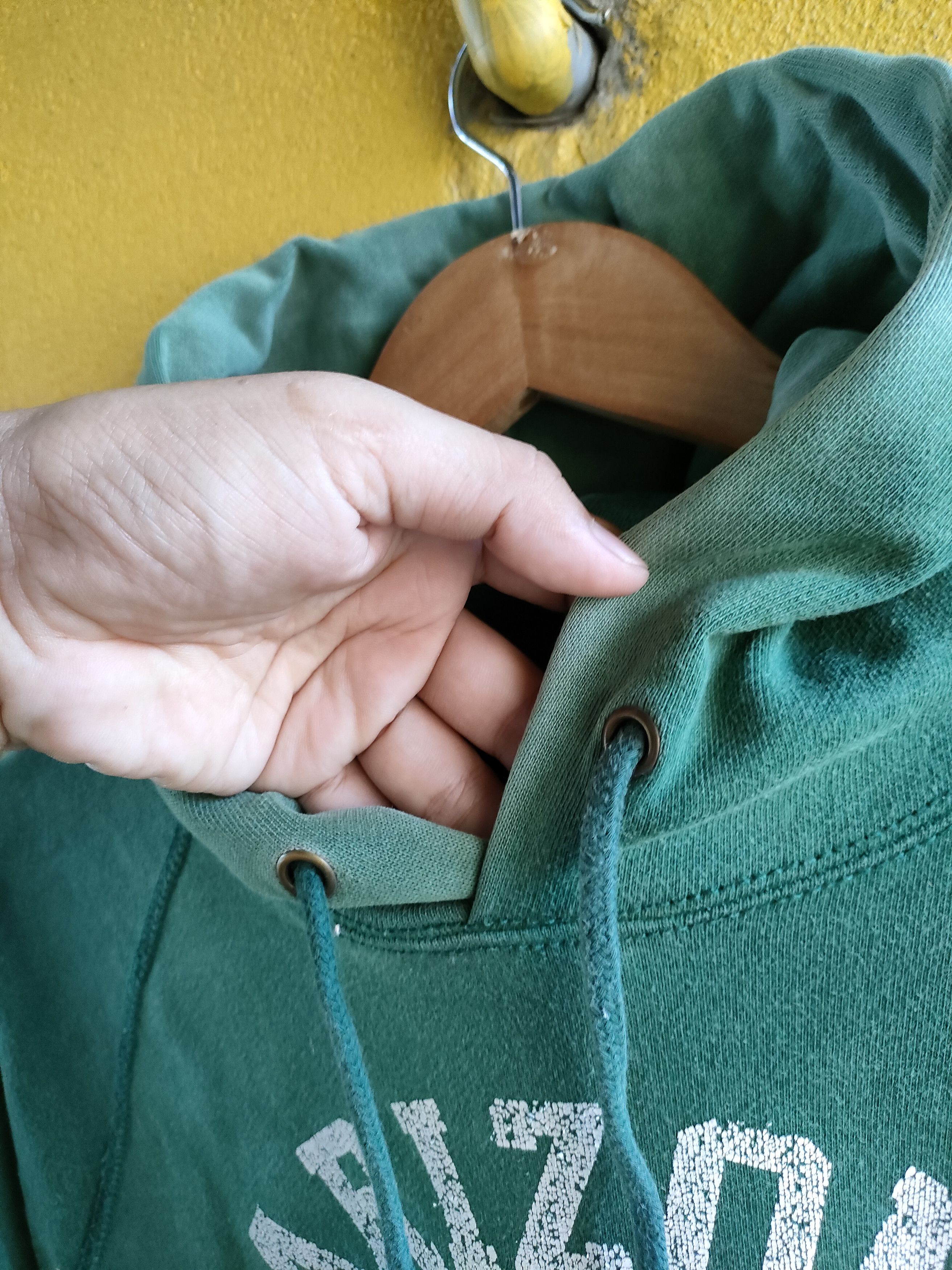 Champion × Vintage Vintage Distressed Champion Hoodie Size US M / EU 48-50 / 2 - 6 Thumbnail