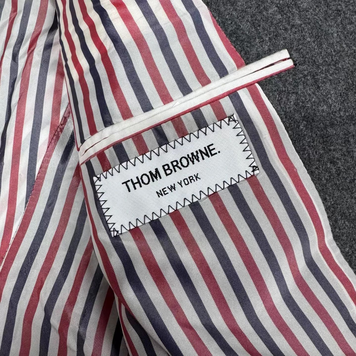 Thom Browne Thom Browne Gray 4-Stripe Wool Suit Jacket US40 99New Size S / US 4 / IT 40 - 5 Thumbnail