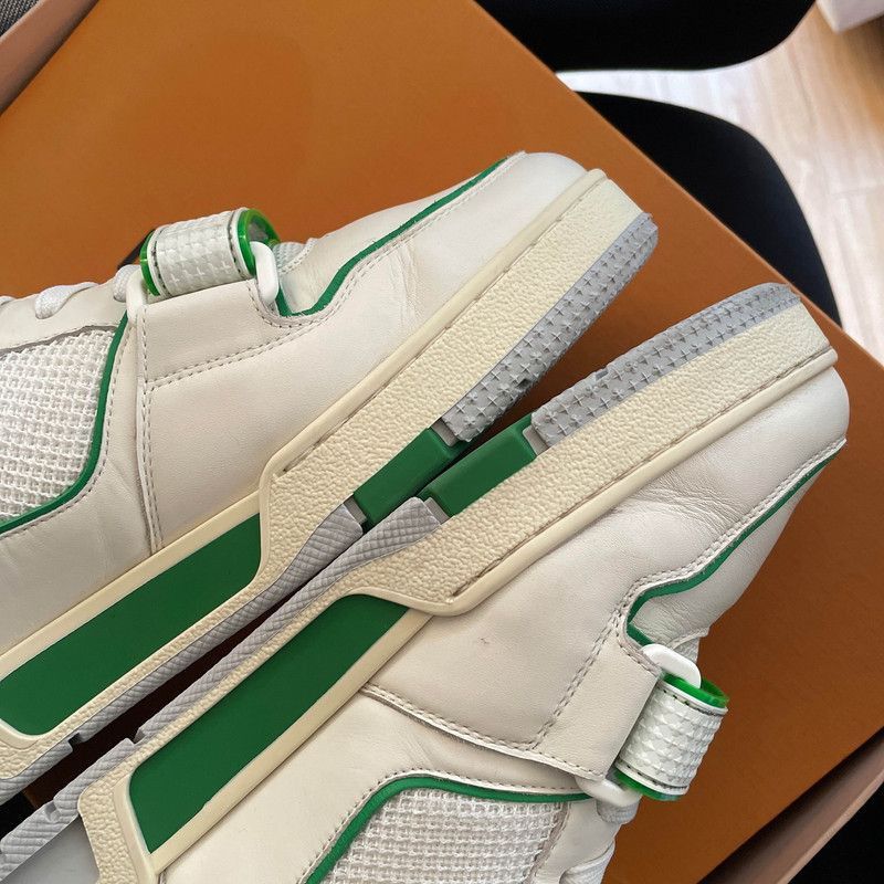 Louis Vuitton Louis Vuitton Classic Vintage Fashion Sneakers for Men -250 Size US 8 / EU 41 - 9 Thumbnail
