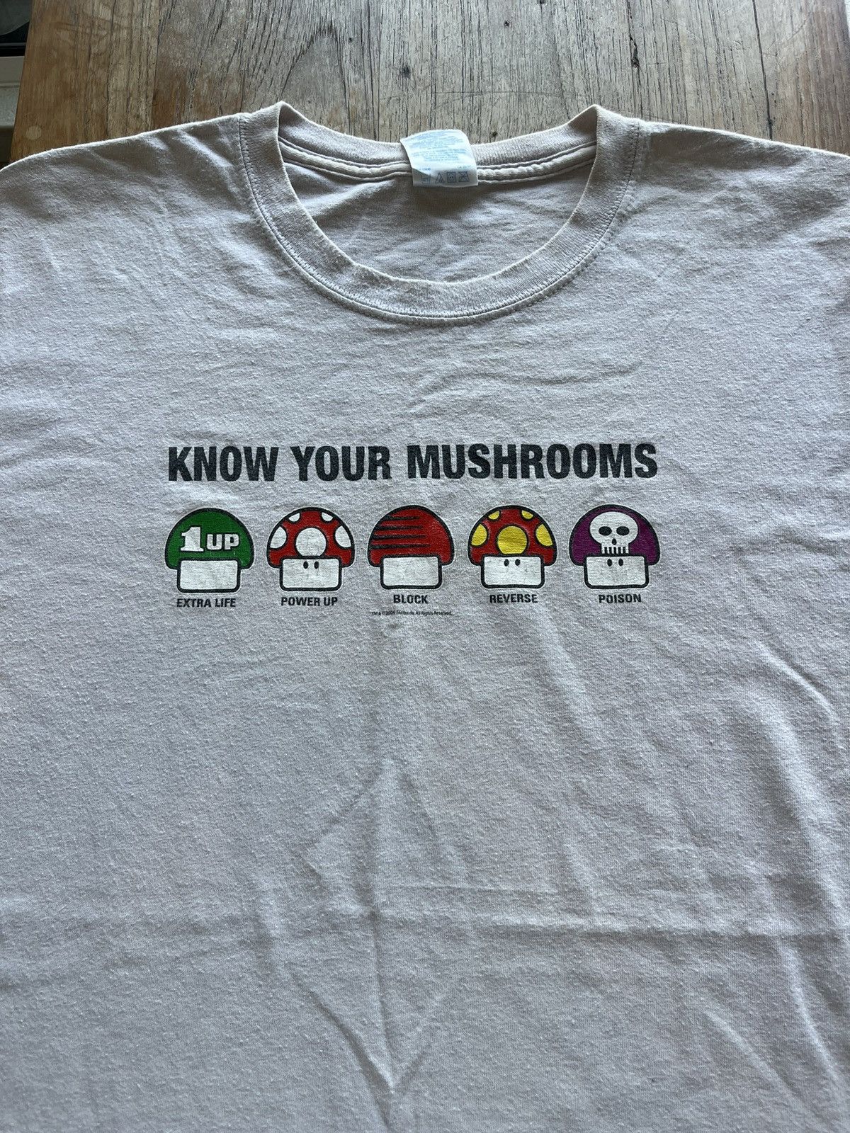 Nintendo × Vintage Vintage KNOW YOUR MUSHROOMS 2004’s Nintendo Mario Tshirt Size US L / EU 52-54 / 3 - 3 Thumbnail