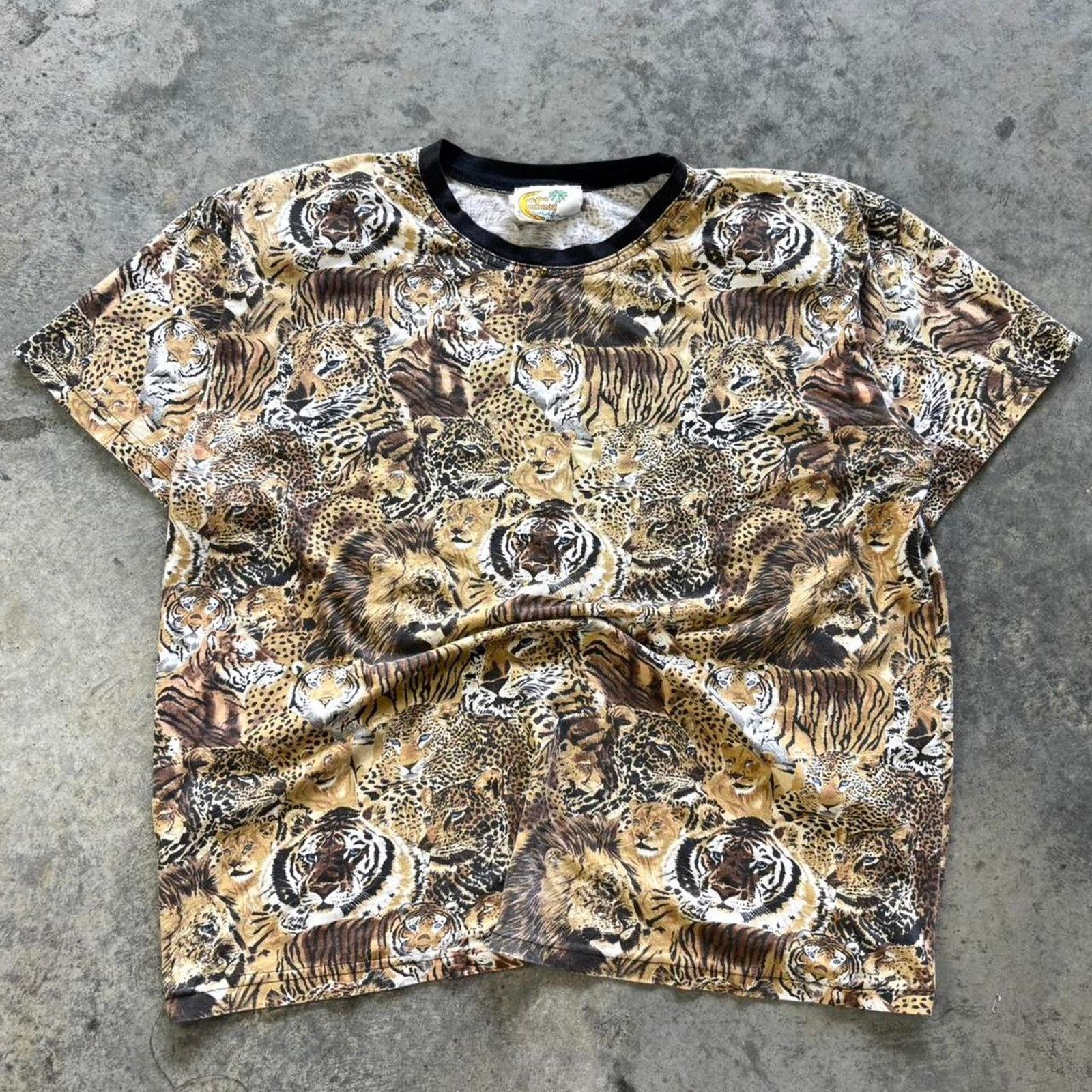 Vintage 90s All Over Print Tiger & Lion T-shirt Size L / US 10 / IT 46 - 1 Thumbnail