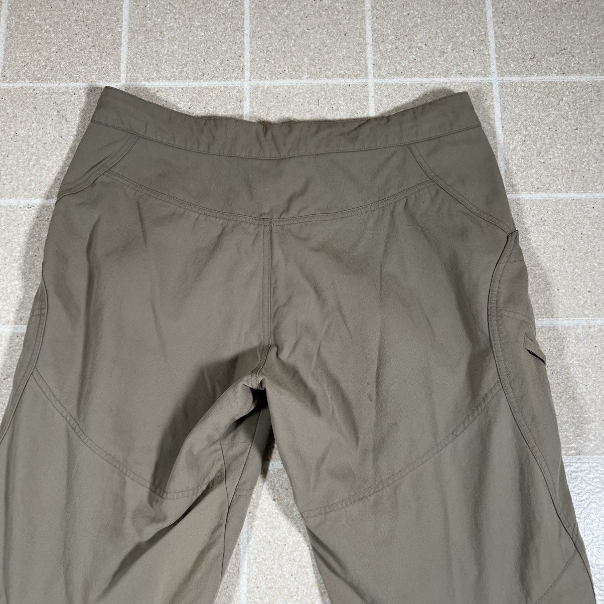 Mountain Hardwear Mountain Hardwear Pants sz L Khaki Hiking Climbing Gorpcore Size US 34 / EU 50 - 8 Thumbnail