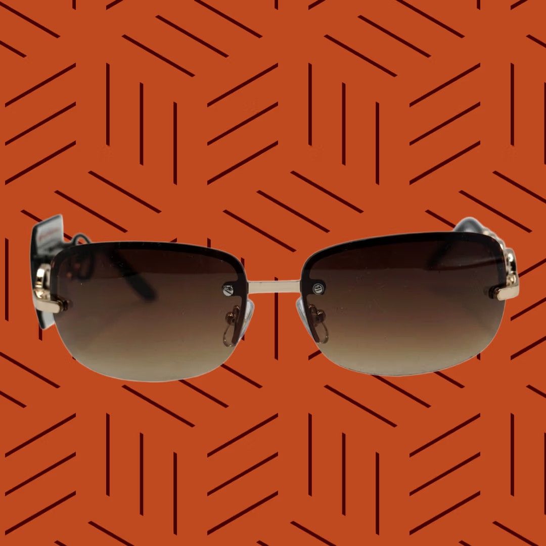 Vintage Daisy Fuentes Sunglasses Gold Frame Brown Lens Women Size ONE SIZE - 1 Thumbnail