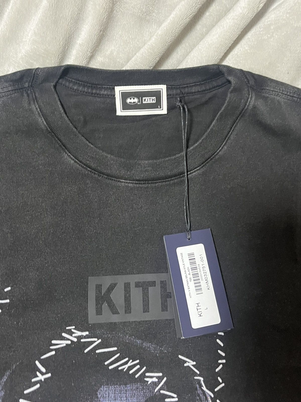 KITH X BATMAN SELINA KYLE TEE Tシャツ ブラック KITH X BATMAN SELINA KYLE TEE 黒色のトップス Kith x Batman Selina