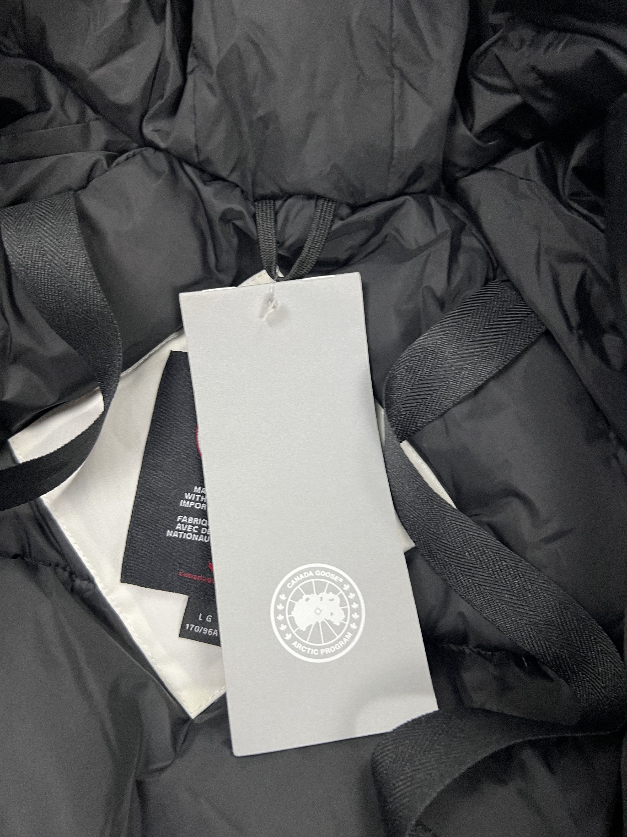 Canada Goose canada goose puffer bomber size L luxury Size L / US 10 / IT 46 - 13 Thumbnail