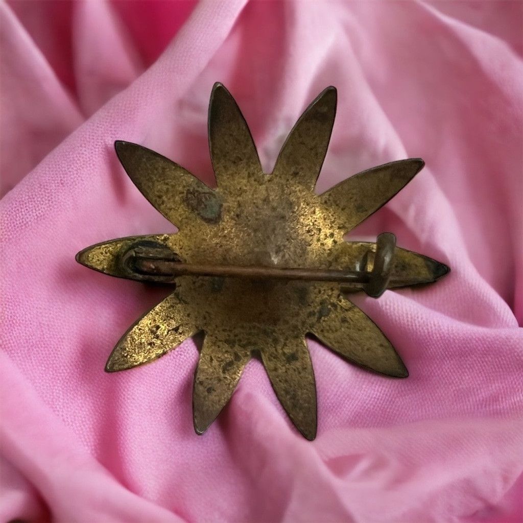 Other Vintage Pink & White Daisy Brooch BOHO pin hippie flower Pin Size ONE SIZE - 2 Thumbnail