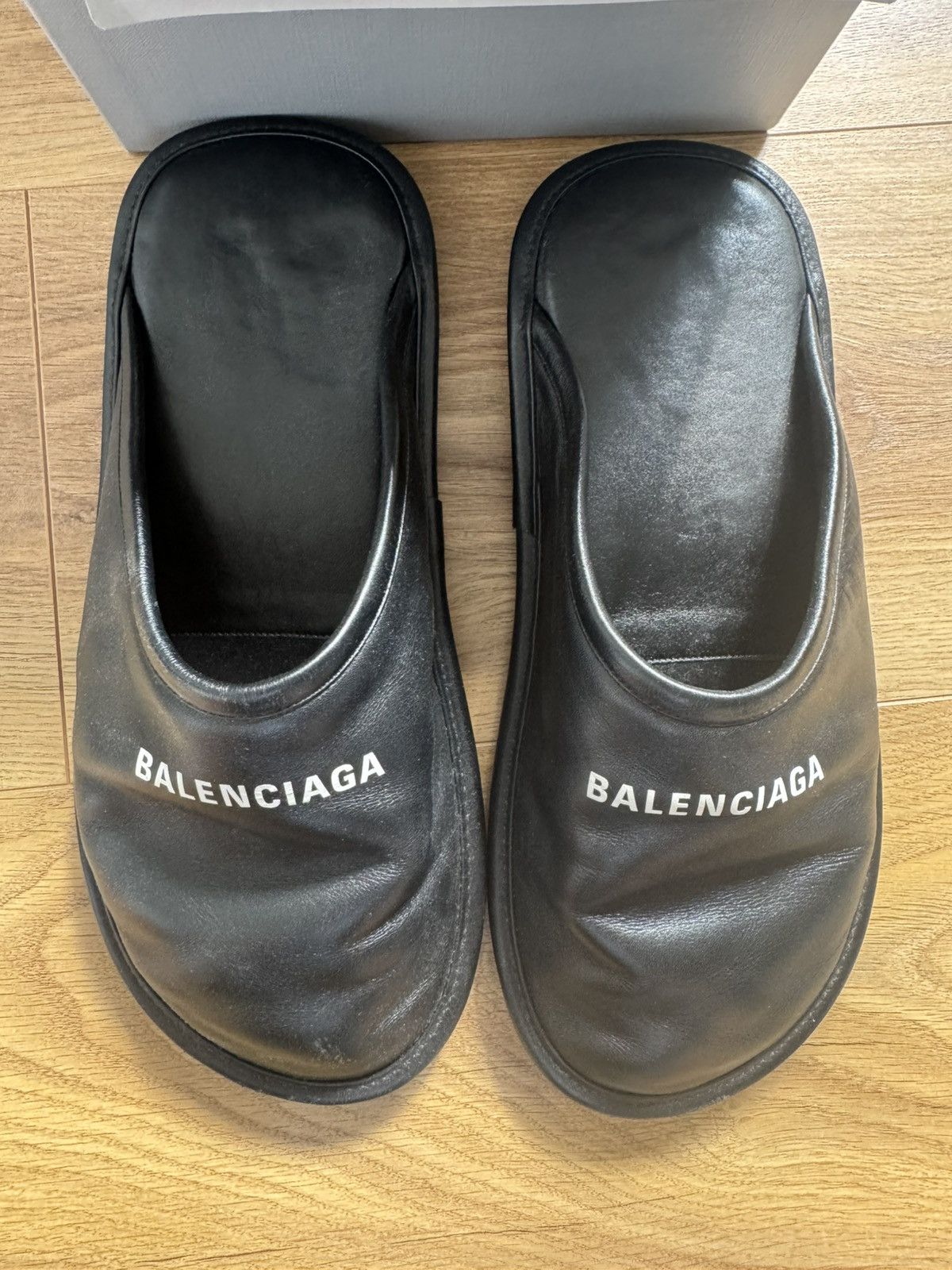 Balenciaga Balenciaga HOME FLAT Leather Mule Slippers Size US 7 / EU 40 - 2 Thumbnail