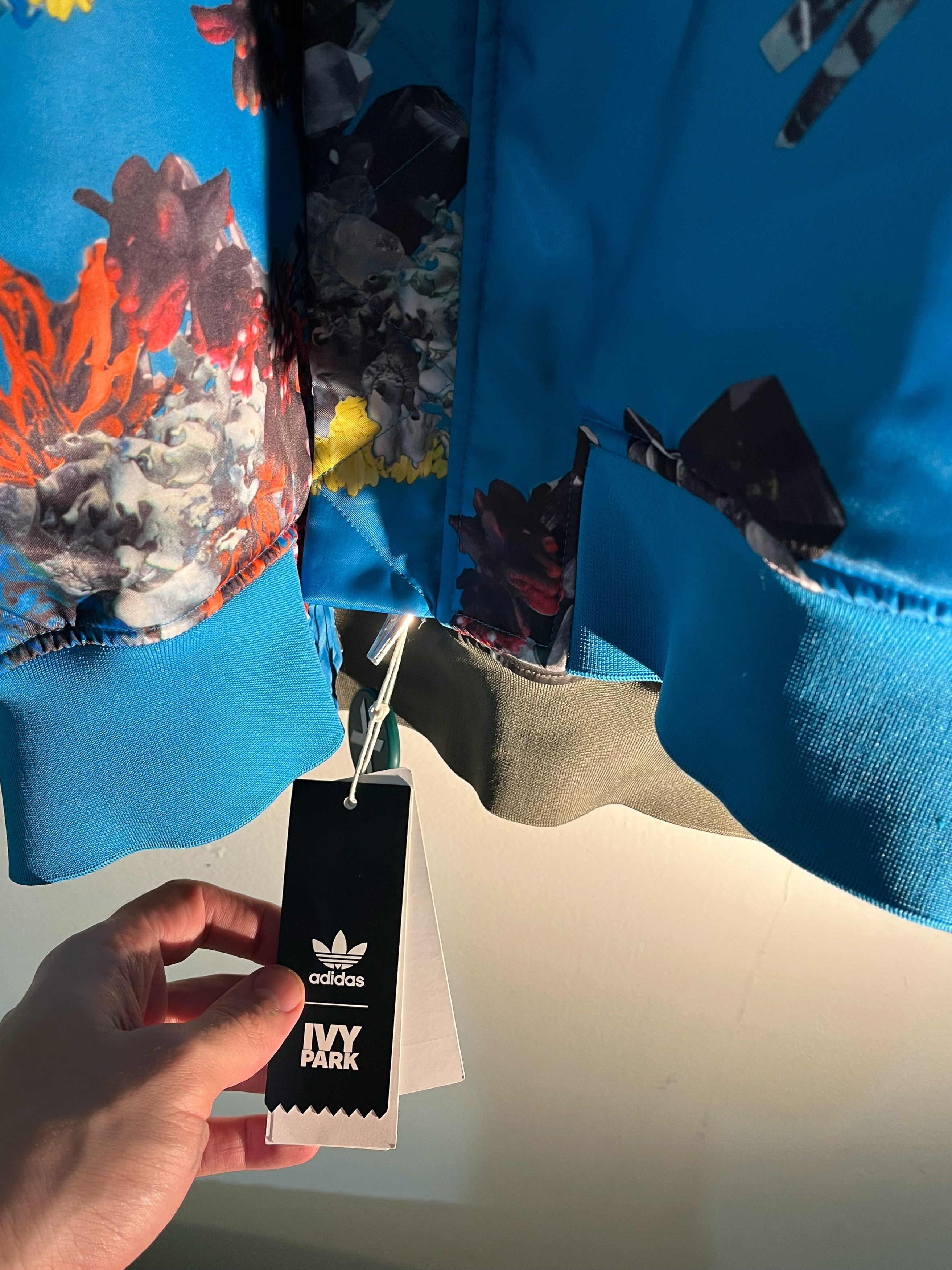 Adidas × Ivy Park NWT ADIDAS x IVY PARK Ivytopia Satin Bomber Jacket - Size US M / EU 48-50 / 2 - 6 Thumbnail