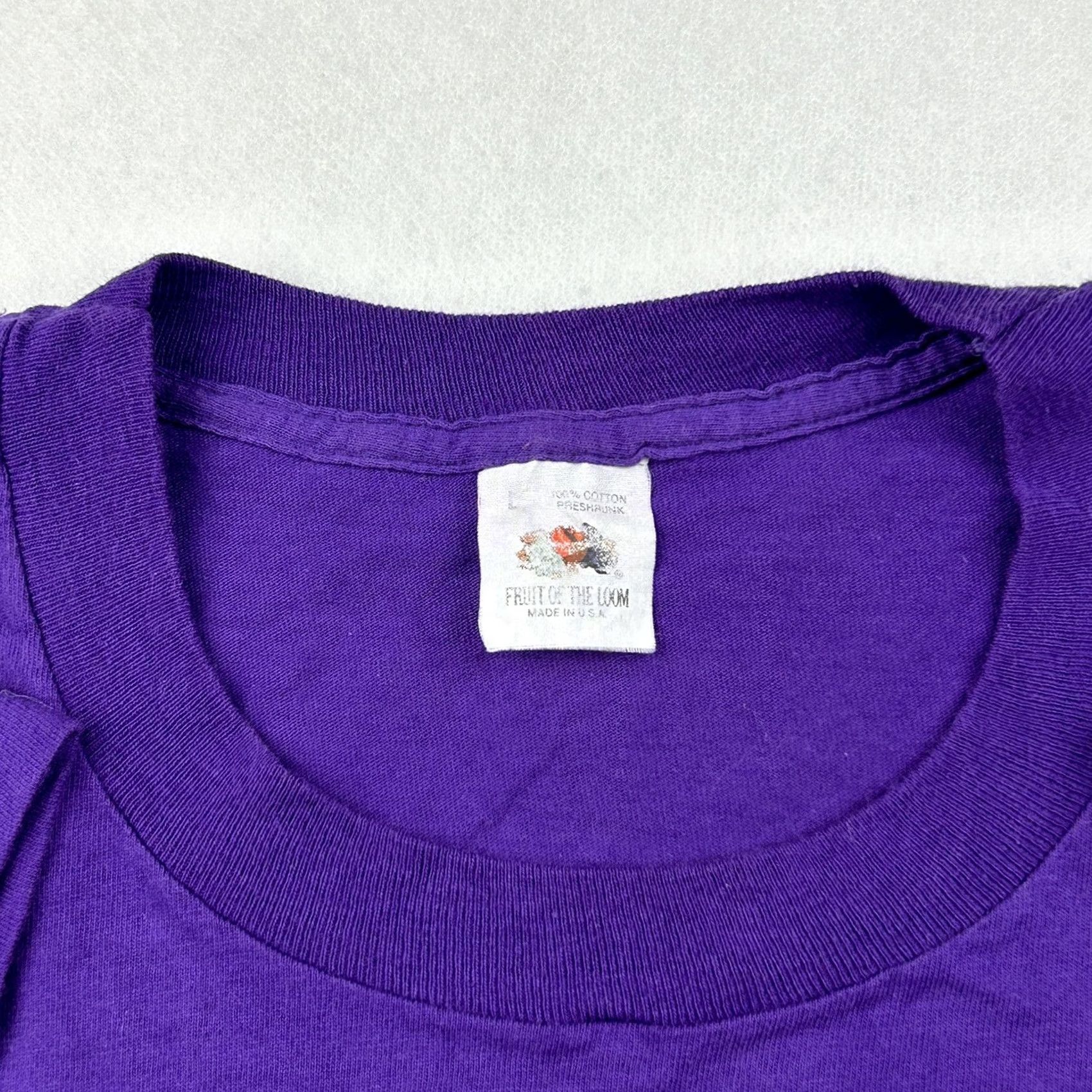 Fruit Of The Loom VINTAGE purple POCKET T-Shirt M/L Men Short Sleeve Cotton 80s 90s Fruit of the Loom Shirt Mens Size US M / EU 48-50 / 2 - 7 Thumbnail