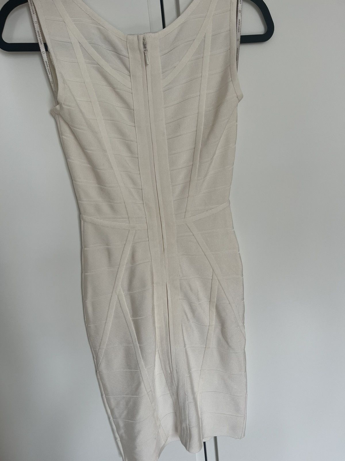 Herve Leger Hervé Leger offwhite bodycon elastic mini dress XS Size XS / US 0-2 / IT 36-38 - 4 Thumbnail