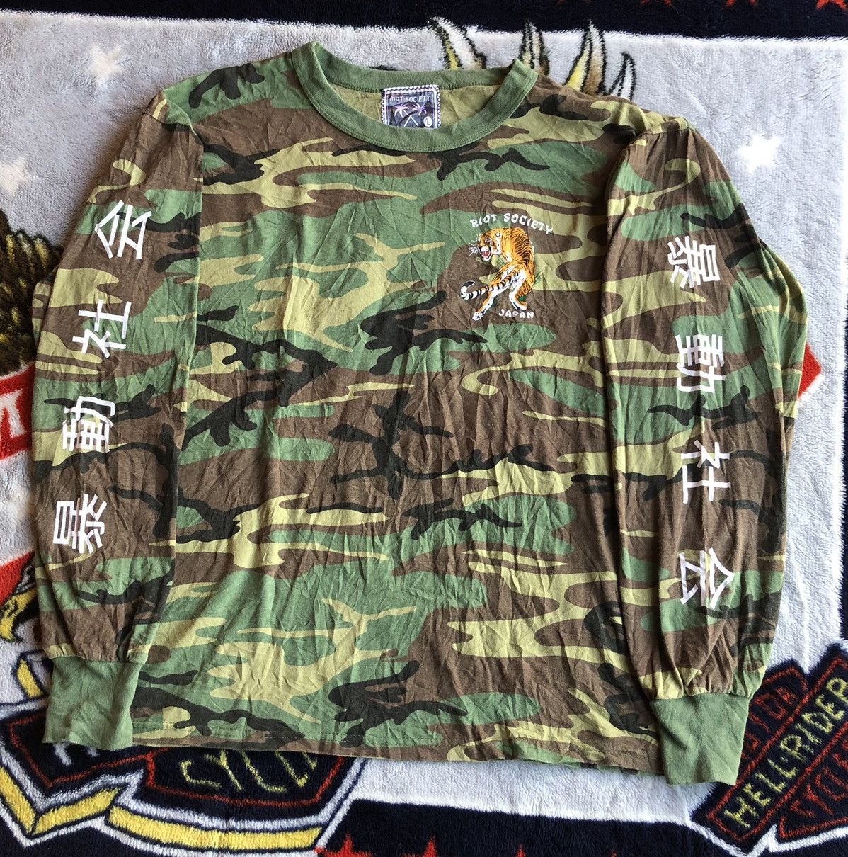 Riot Society Vintage Riot Society Tiger Japan Shirtt Tee Size US L / EU 52-54 / 3 - 7 Thumbnail