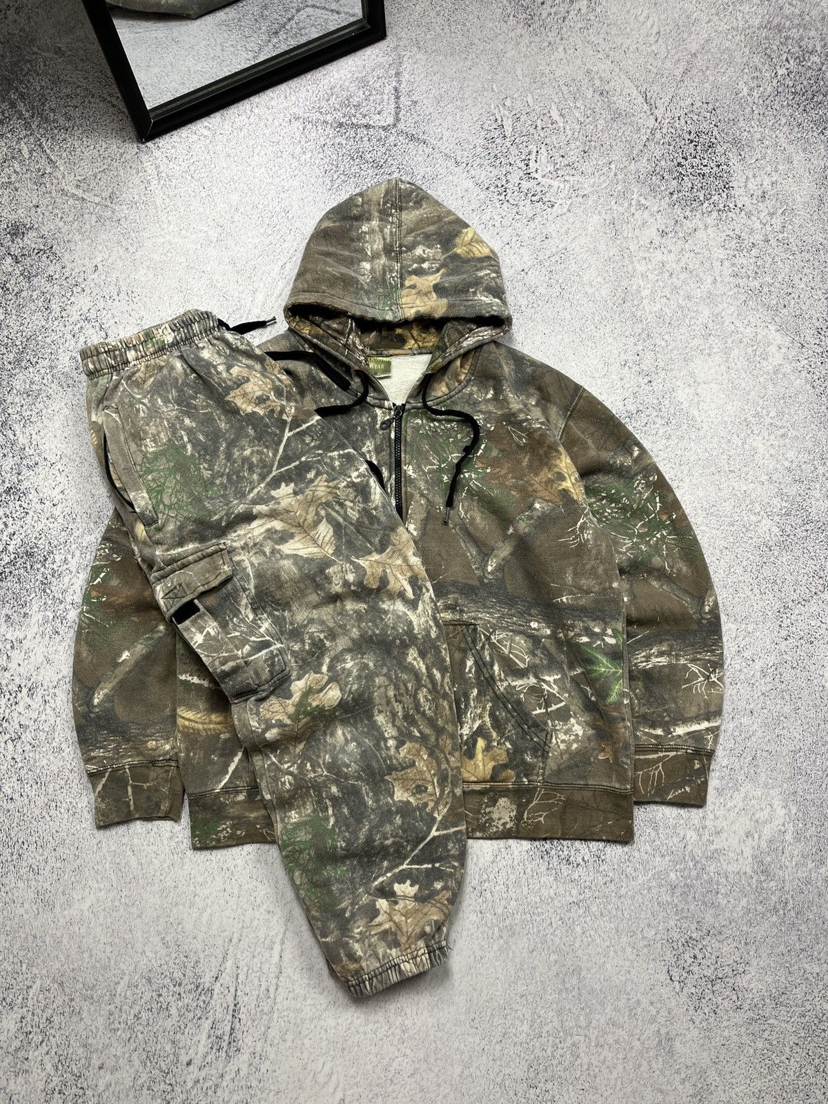 Japanese Brand Crazy Vintage Y2K Realtree Zip Hoodie and Pants Tracksuit Size US M / EU 48-50 / 2 - 1 Thumbnail