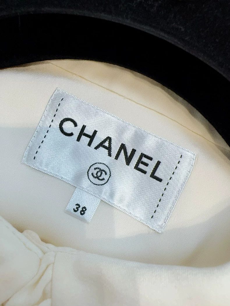 Chanel Chanel 18B beige ruffled doll collar mulberry silk shirt Size XS / US 0-2 / IT 36-38 - 5 Thumbnail
