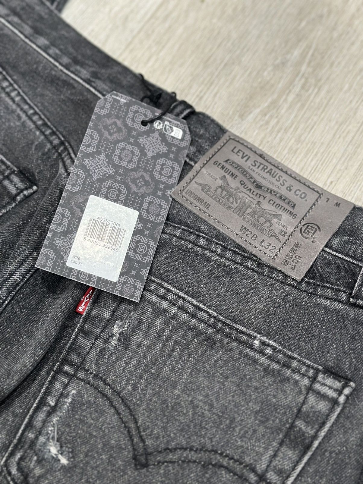 CLOT × Levi's CLOT X Levi’s 501 UNIONRAIL BLACK DENIM SIZE 28 Size US 28 / EU 44 - 5 Thumbnail