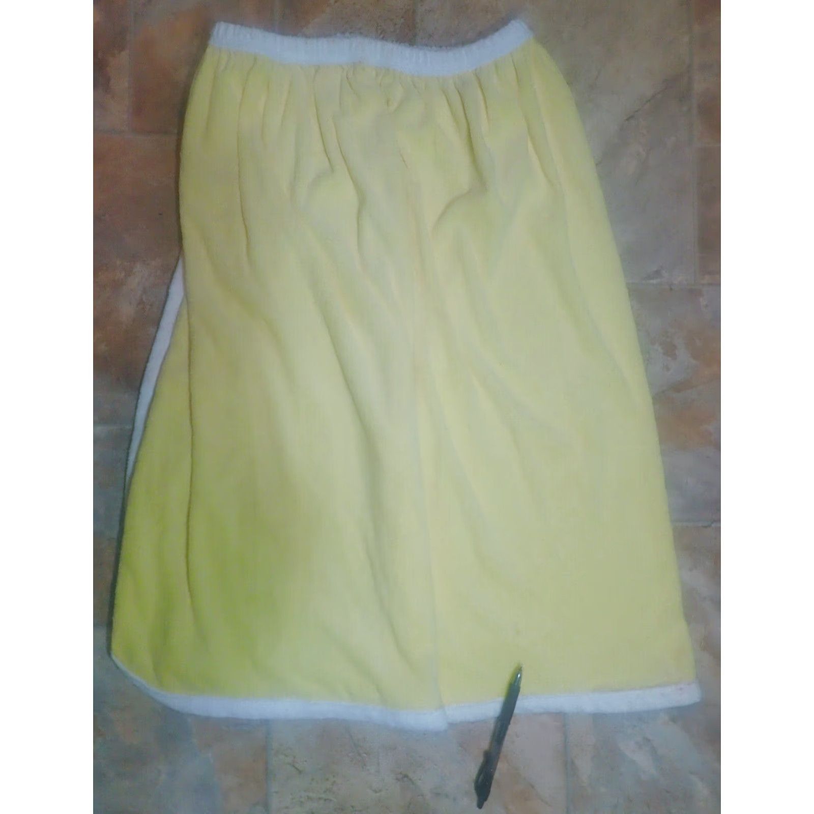 Vintage VINTAGE Beach Cover Up Wrap Womens One Size Yellow Nylon Blend with White Trim USA Made 26 to 29 Inch Waist 46-48" Hips 27" Length Size ONE SIZE - 2 Thumbnail