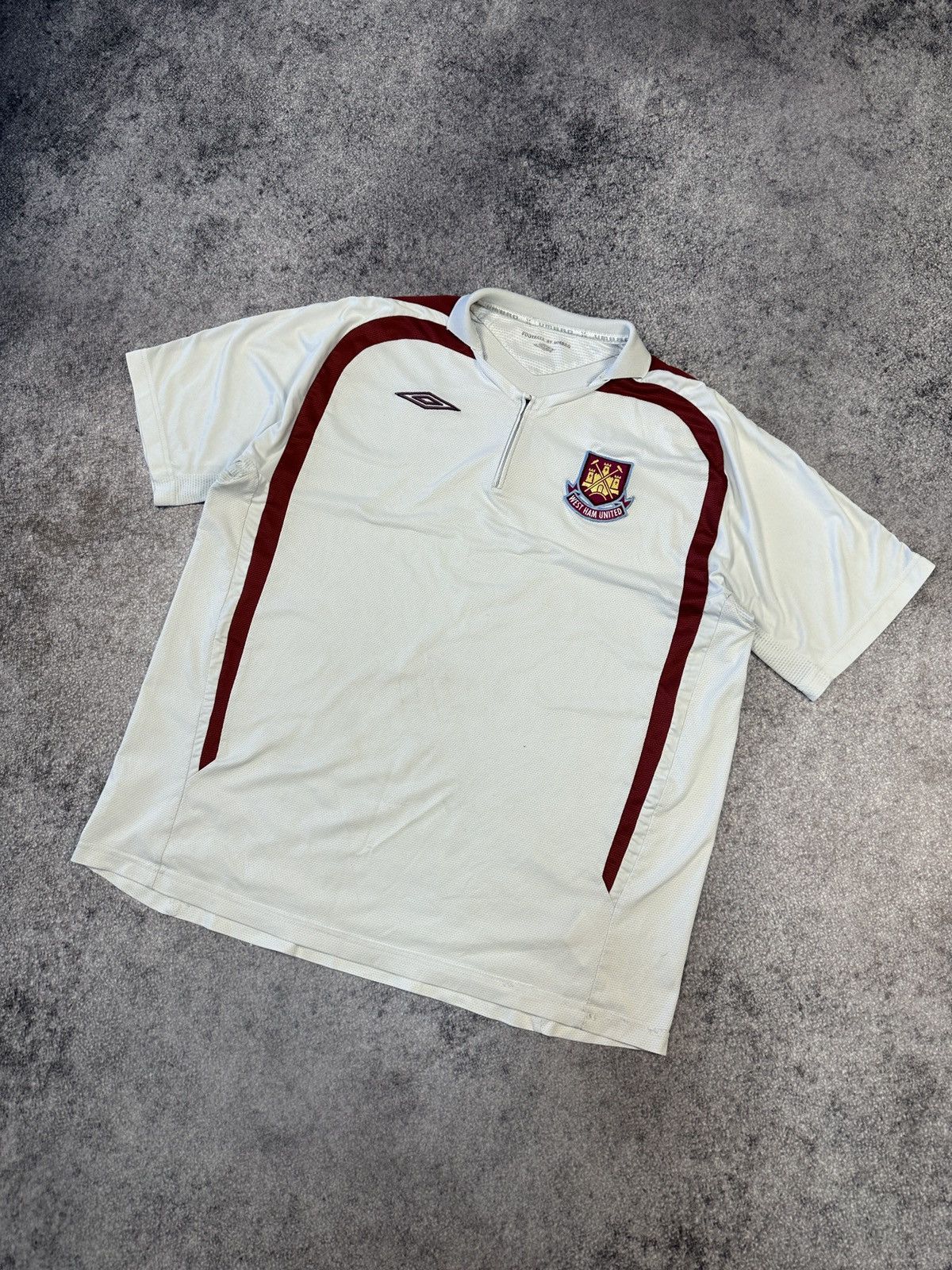 Umbro Vintage Umbro West Ham United Soccer Jersey Streetwear Rare Size US XL / EU 56 / 4 - 1 Thumbnail